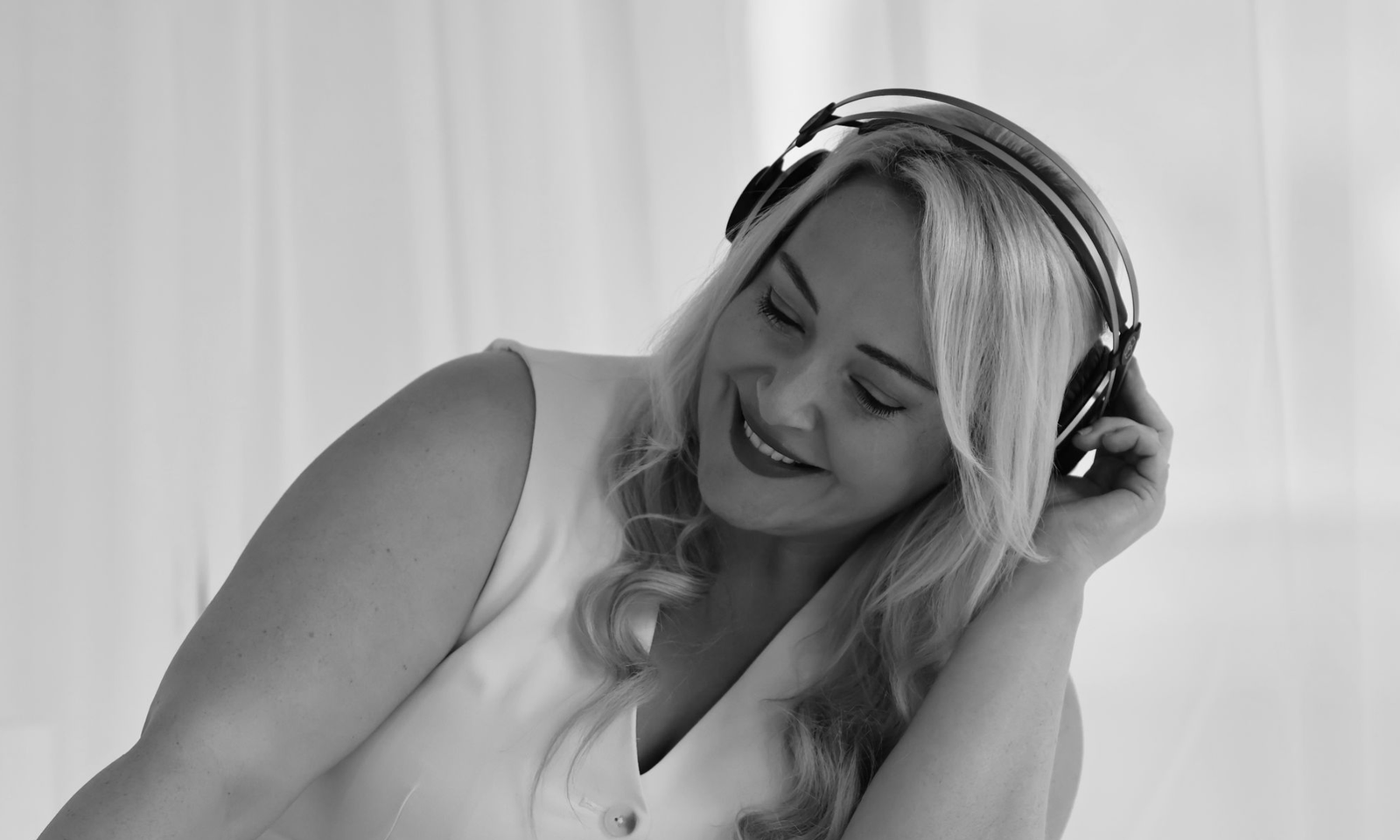 Lauren Waterworth — live singer for weddings and events